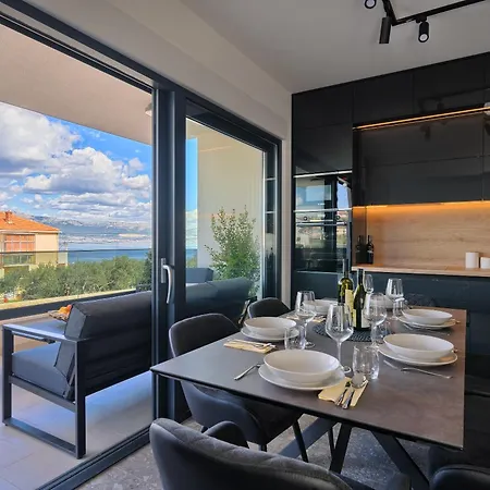 Apartment Solis - Sea View & Pool