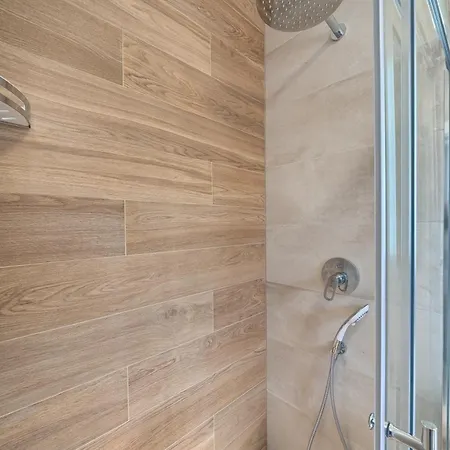 Solis - Sea View & Relax Pool Слатине