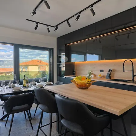 Solis - Sea View & Pool * Slatine