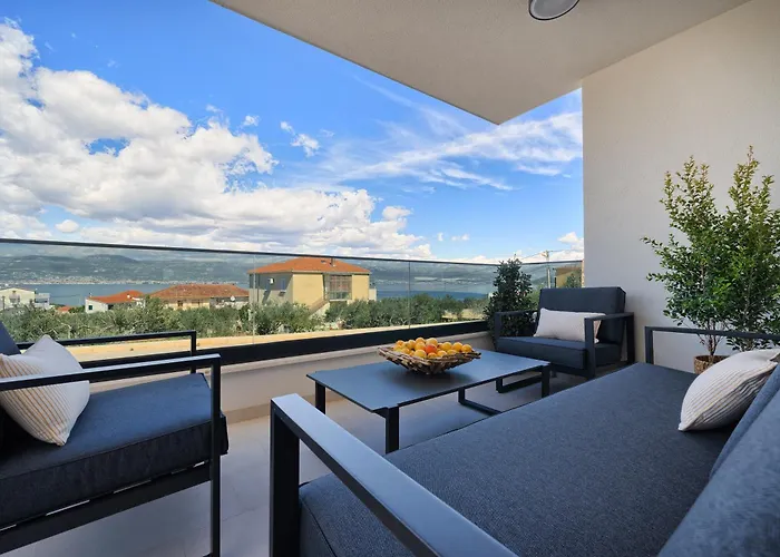 Solis - Sea View & Relax Pool 公寓 斯拉汀