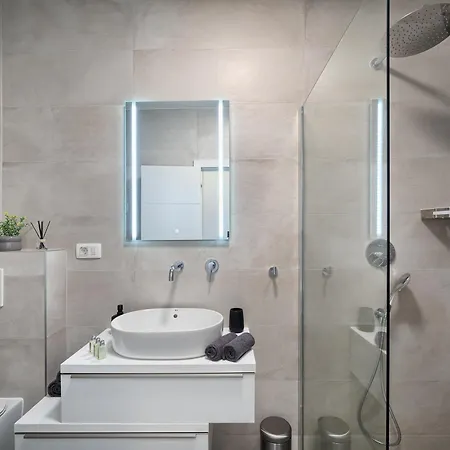 Solis - Sea View & Relax Pool 아파트