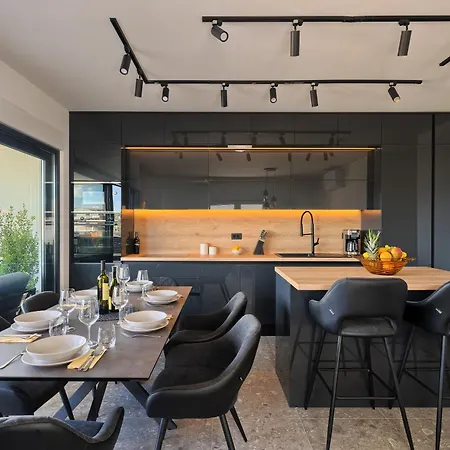 Solis - Sea View & Pool Apartment